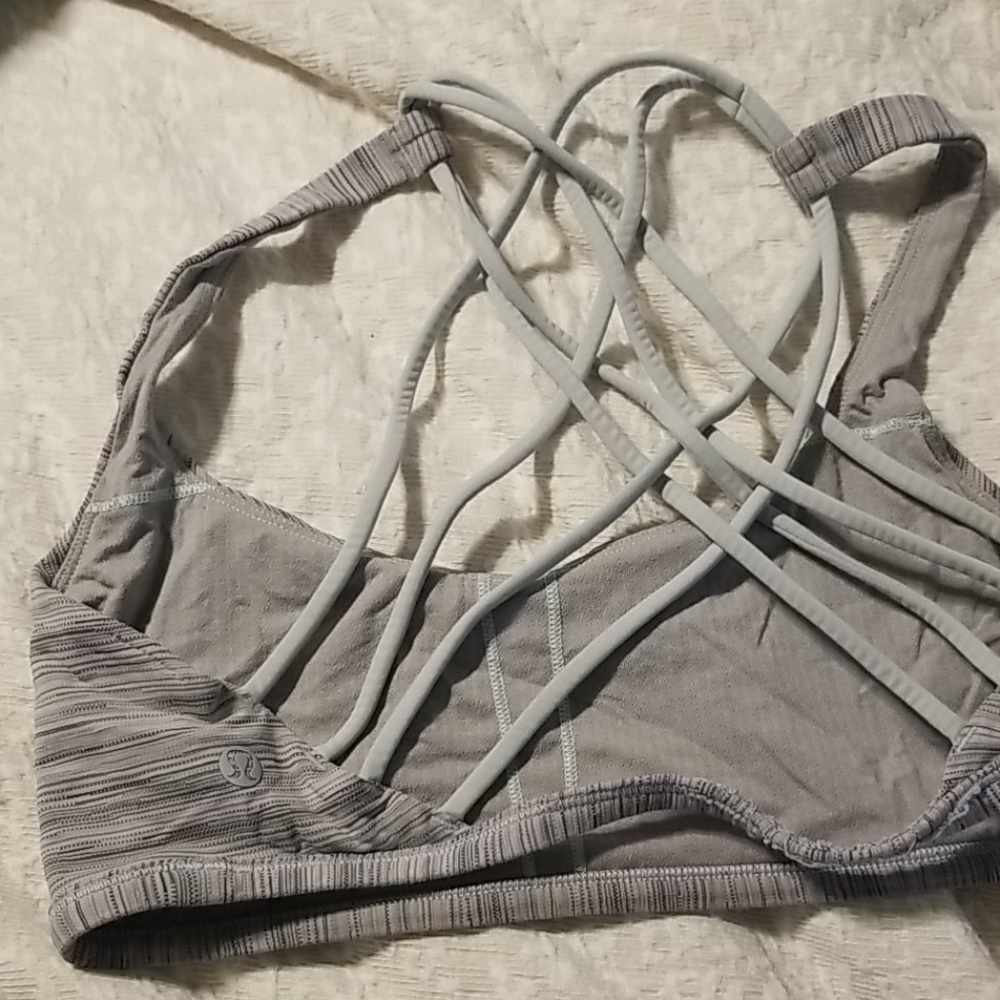 Lululemon bra size 8